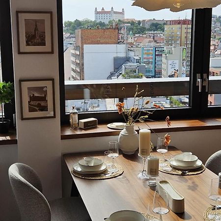 Panorama View Design Apt In Old Town - Free Parking Bratislava Ngoại thất bức ảnh