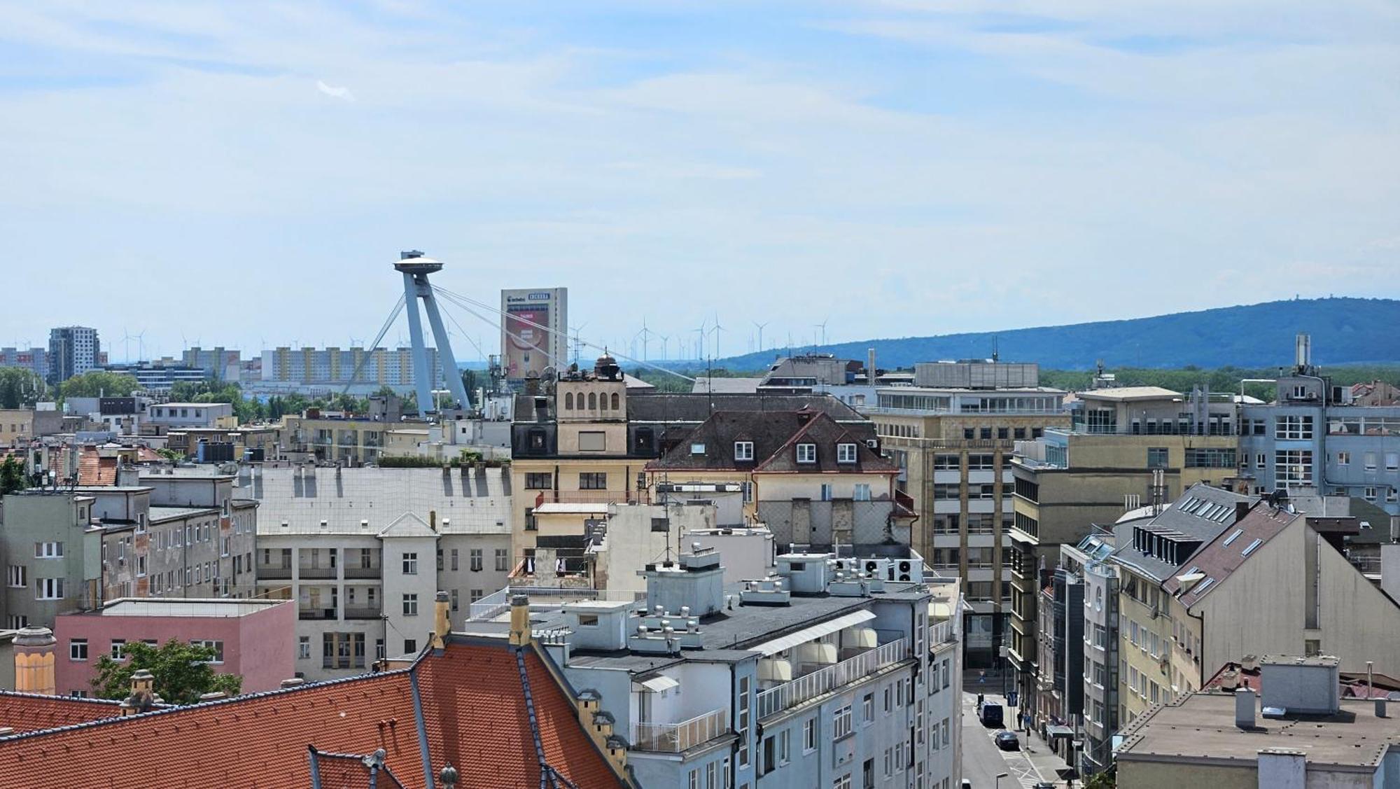 Panorama View Design Apt In Old Town - Free Parking Bratislava Ngoại thất bức ảnh