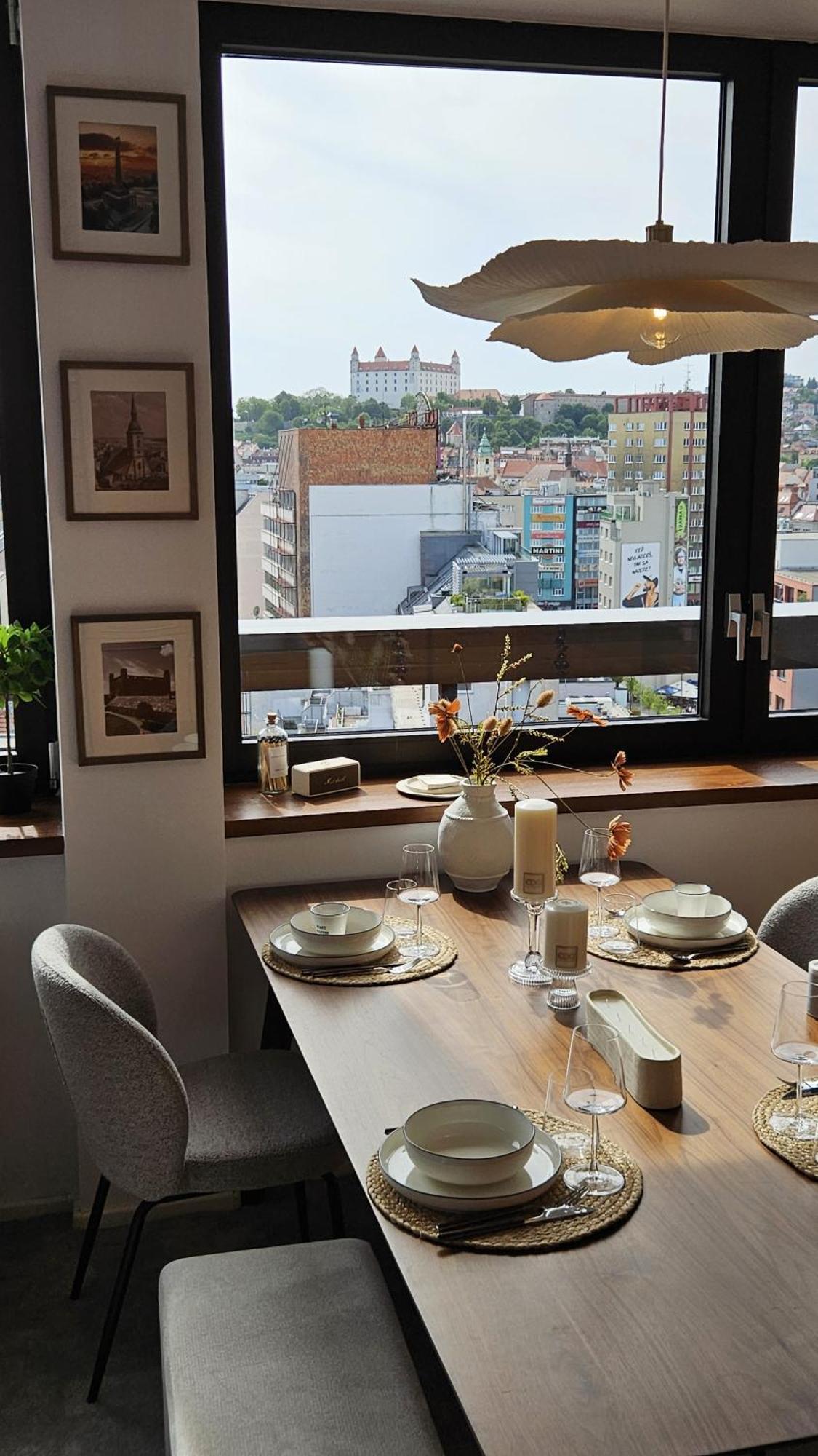 Panorama View Design Apt In Old Town - Free Parking Bratislava Ngoại thất bức ảnh